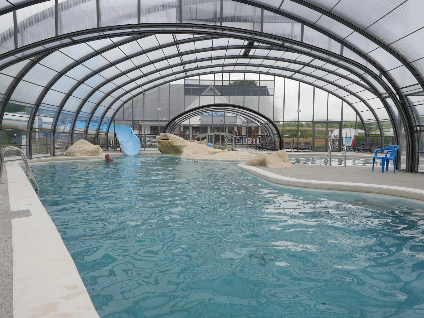 Le camping Les Roses à Quend-Plage vous propose 264 emplacements, piscine couverte chauffée, animations toute la saison