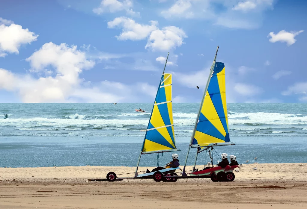 Char à voile, sport emblématique de la Baie de Somme en bord de mer